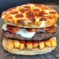 AI Calorie Calculator で食事写真を分析している画面